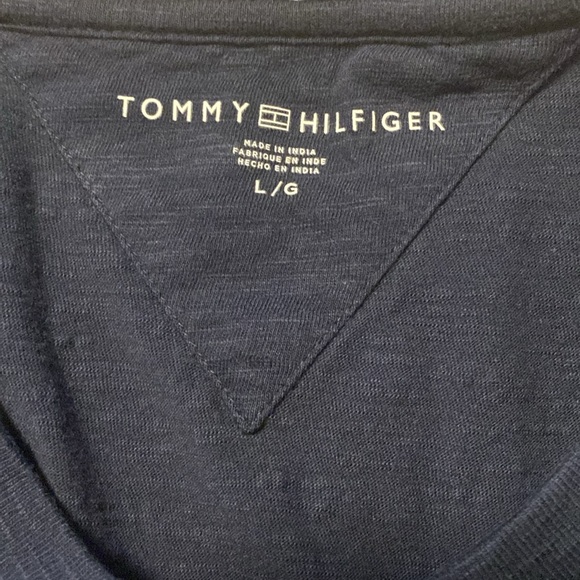 Tommy Hilfiger men’s cotton tshirt. Size Large. EUC - Picture 3 of 3